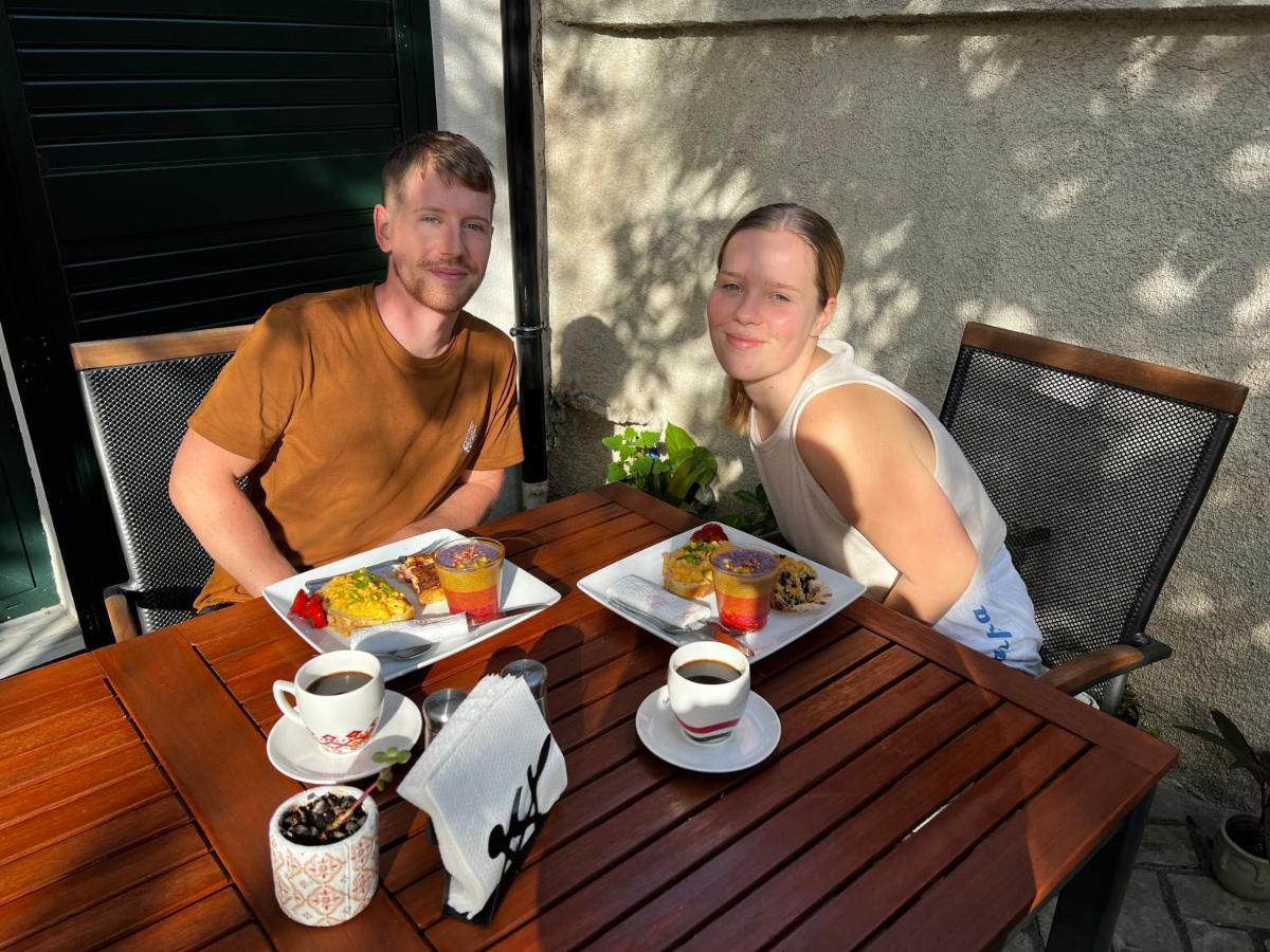 Condesa Bed & Breakfast Tiranë Eksteriør bilde
